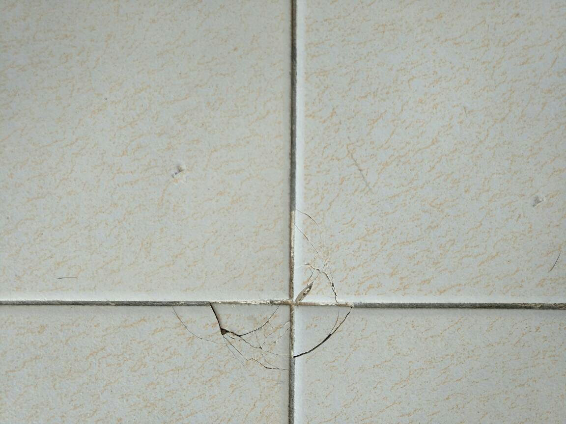 瓷砖破损修复方法视频教程(瓷砖破损修复方法视频教程全集)