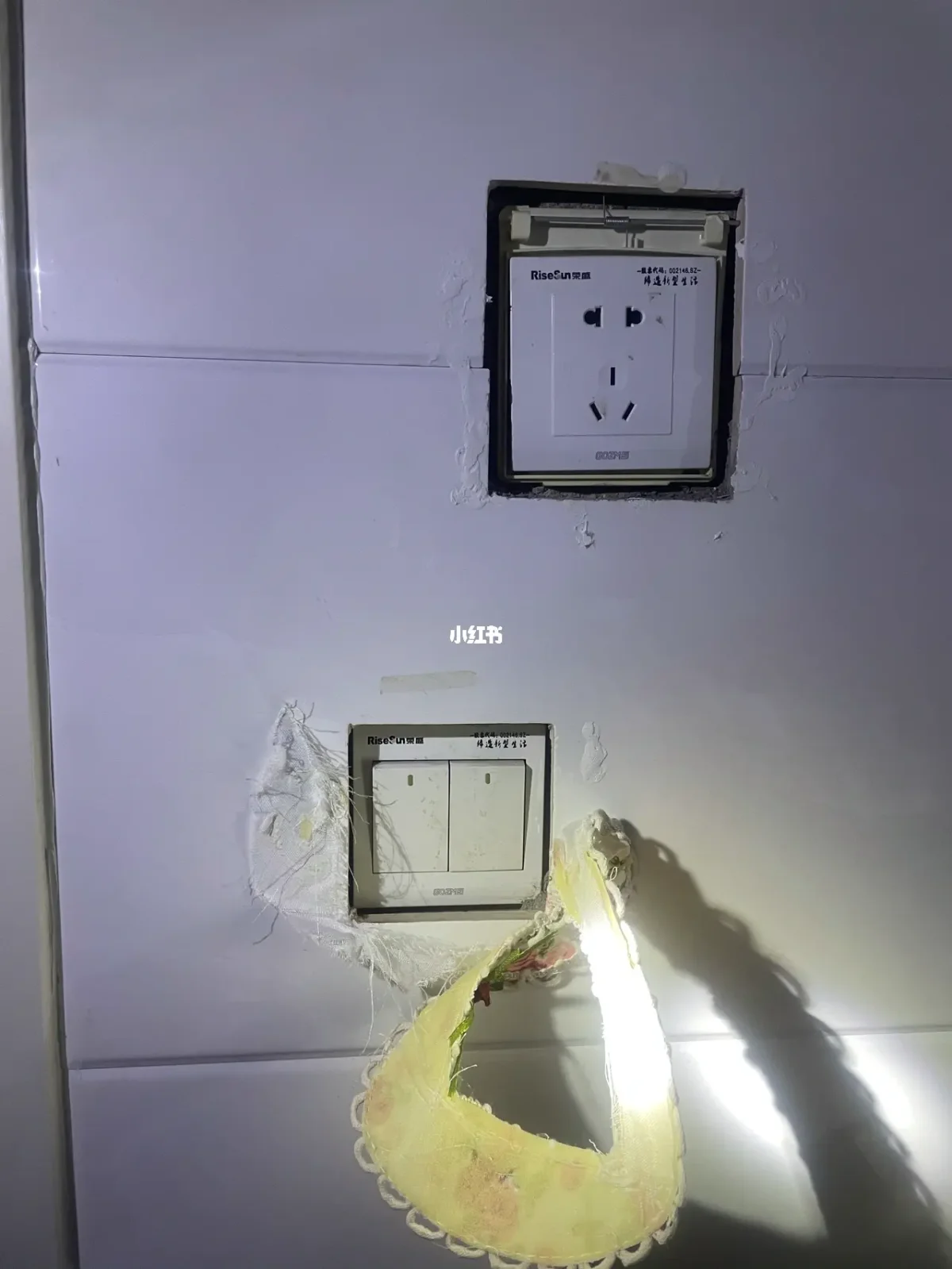 瓷砖师傅贴砖不好扣钱吗(贴砖师傅贴的不好怎么给工钱)